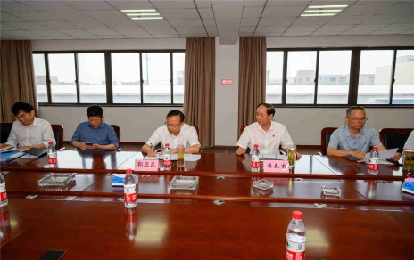 嘉興商品交易產(chǎn)業(yè)園管理辦公室對我公司蔬菜批發(fā)市場(chǎng) 開(kāi)展“守根脈、保平安、辦實(shí)事”網(wǎng)格大走訪(fǎng)座談會(huì )