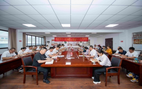 以學(xué)促行、以行促干、正風(fēng)肅紀(jì)，勤廉并重干事業(yè)！