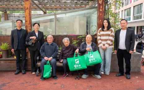 冬日送暖 愛(ài)心傳情